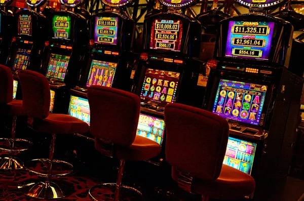 Live dealer Cambodia Pools table at ini 188 with multiple camera angles and betting interface